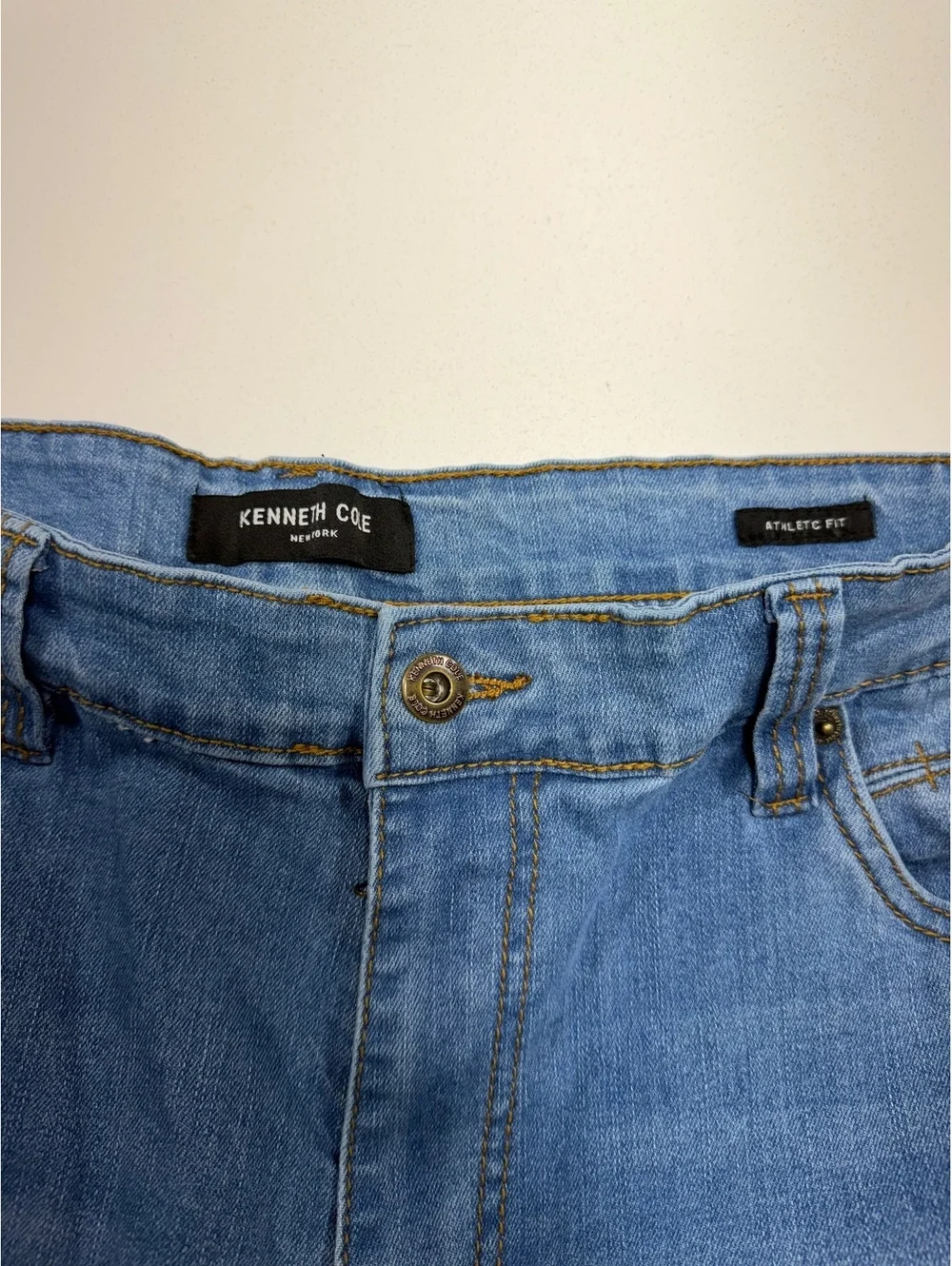 Kenneth Cole New York Athletic Fit Jeans Men’s 38x32 Light Wash Denim
